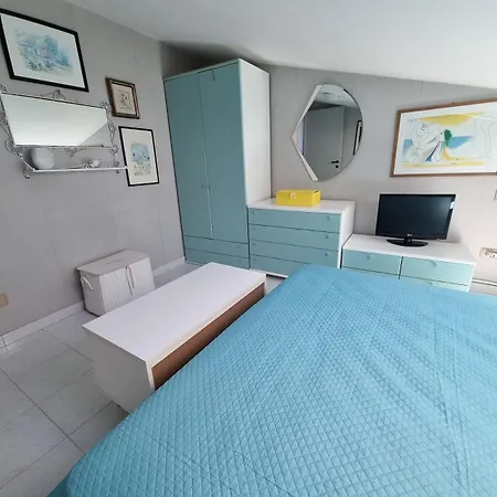 Deliziosa Mansarda Con Terrazzo A 2 Passi Dal Lido Appartement