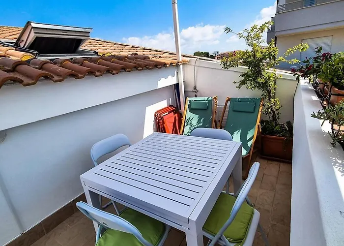Deliziosa Mansarda Con Terrazzo A 2 Passi Dal Lido